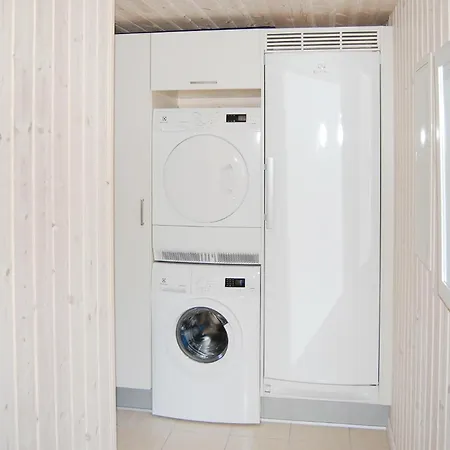 Beach Front Home In Tranekaer With Sauna * Tranekær