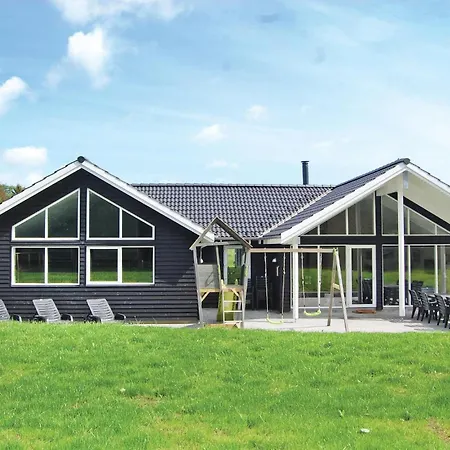 6 Bedroom Beautiful In Tranekaer Holiday home