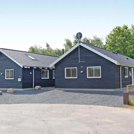 Holiday home 6 Bedroom Beautiful In Tranekaer