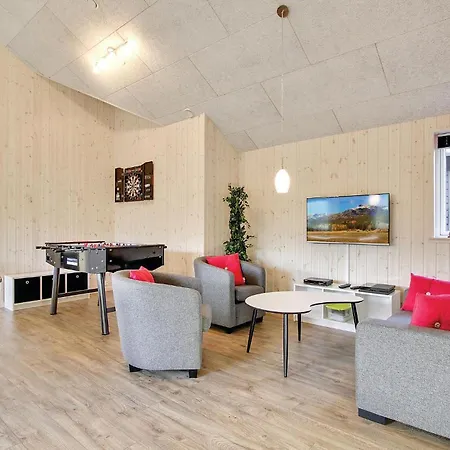 Holiday home 6 Bedroom Beautiful In Tranekaer