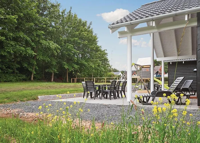 6 Bedroom Beautiful In Casa vacanze